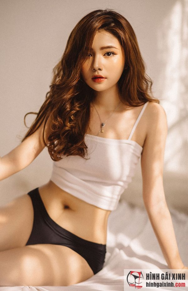Hot girl Sài Thành Vân Anh 2k2 tung bộ ảnh sexy, gợi cảm, thu hút hàng trăm nghìn lượt like